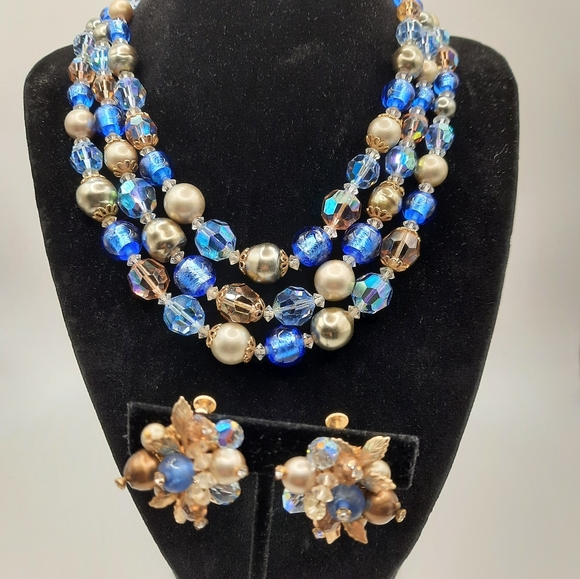 Vintage Vendome Crystal and Blue Glass Bead Jewelry set - Picture 4 of 13